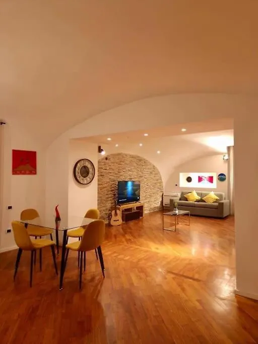 La Vita Nova Naples